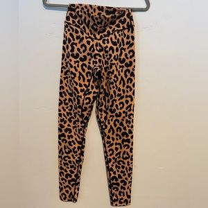 Balance cheetah leggings